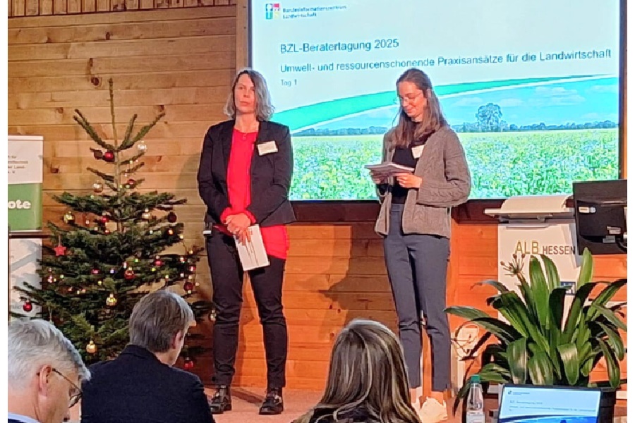 Zwei BZL-Referentinnen eröffnen die Beratertagung 2025 in Bad Hersfeld zu ressourcenschonender Landwirtschaft